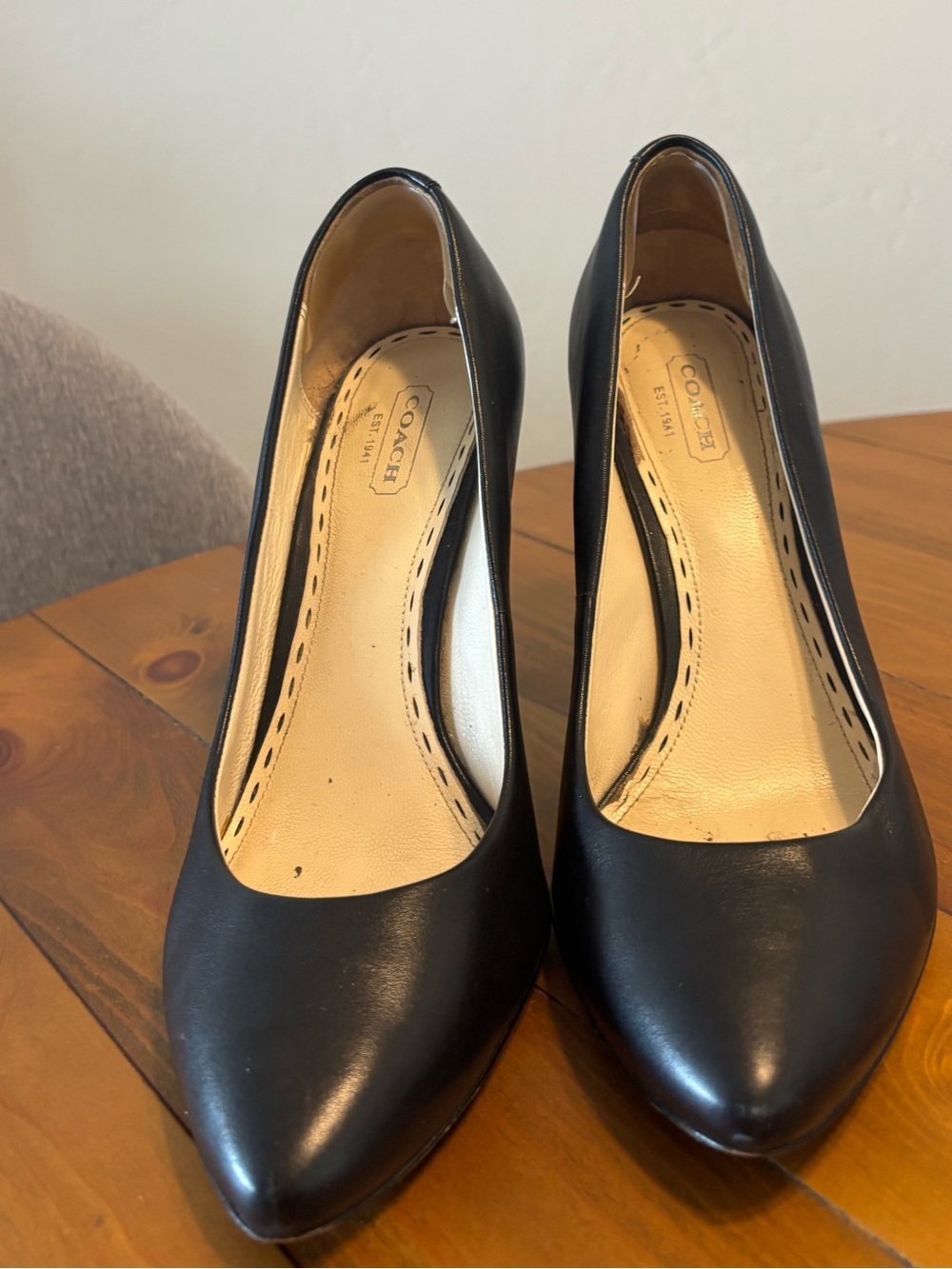 Coach Finley Vintage Black Leather Pumps